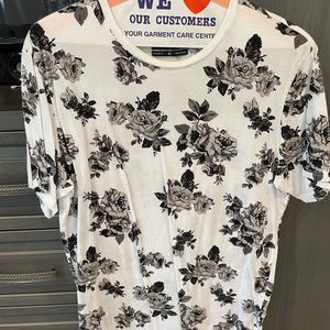 Pacsun Floral White and Black T-Shirt Size XL